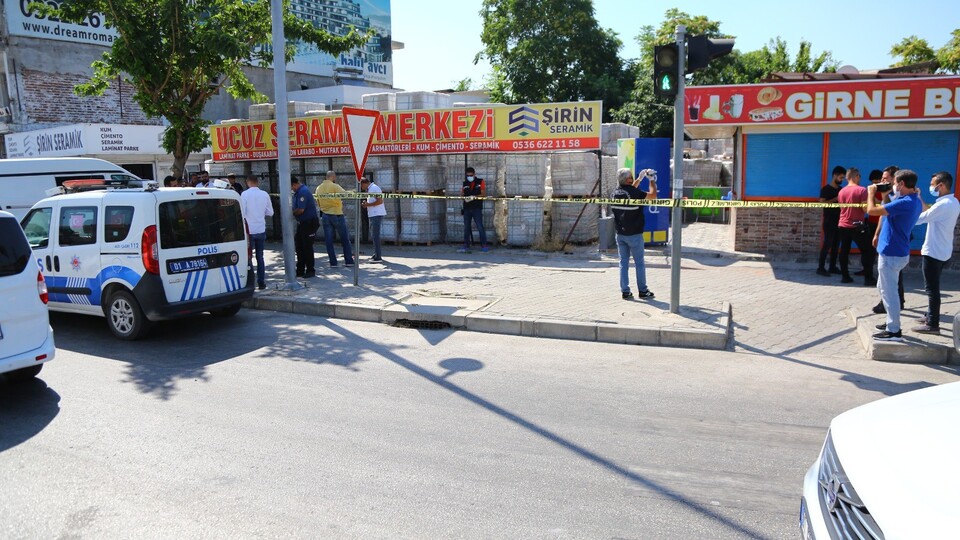 Baba ile oğulun kavgasında başından vuruldu!