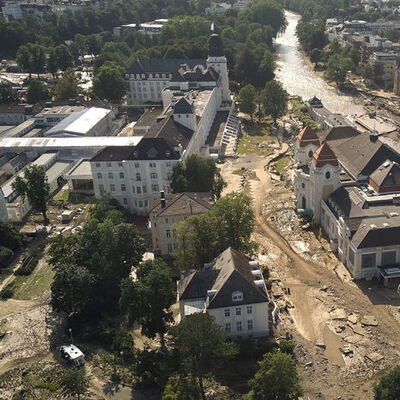 Dünyada rekor sıcaklıklar, seller ve yangınlar!