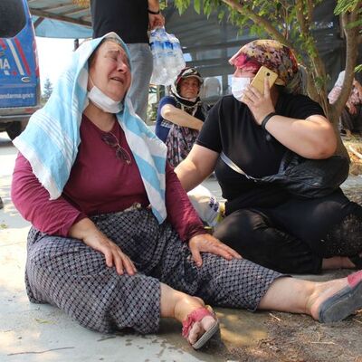 3 oğlu için ağlayan 60 yaşındaki Ayşe Duman: Kuzularım yangında kaldı