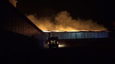 Fabrika yangınına müdahale sürüyor