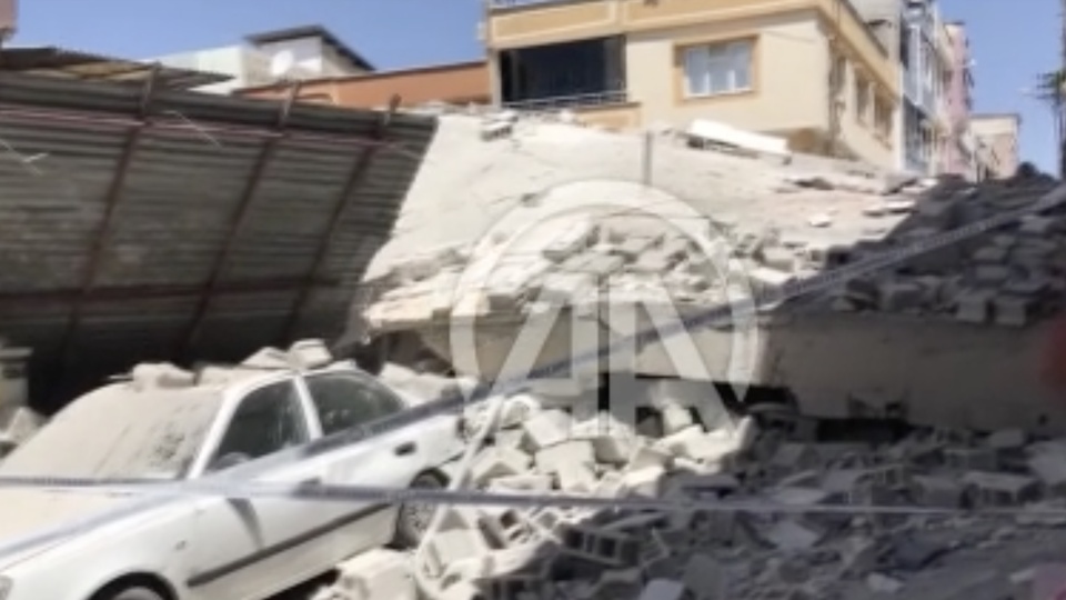 Şahinbey'de 5 katlı bina çöktü