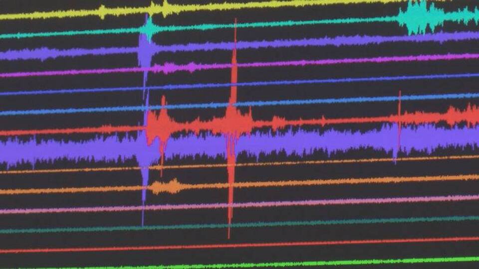 Datça'da 5.5 büyüklüğünde deprem! Sarsıntılar sürüyor