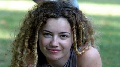 Pınar Aydın kimdir?