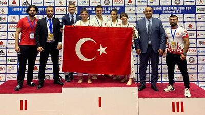 9 madalyayla dönüyorlar!