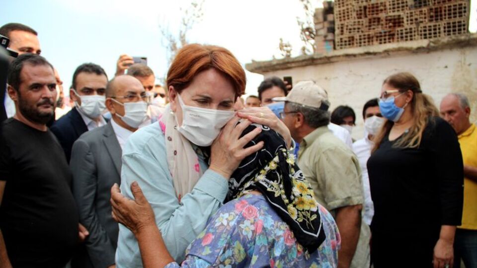 Akşener, orman yangınında zarar gören alanları inceledi