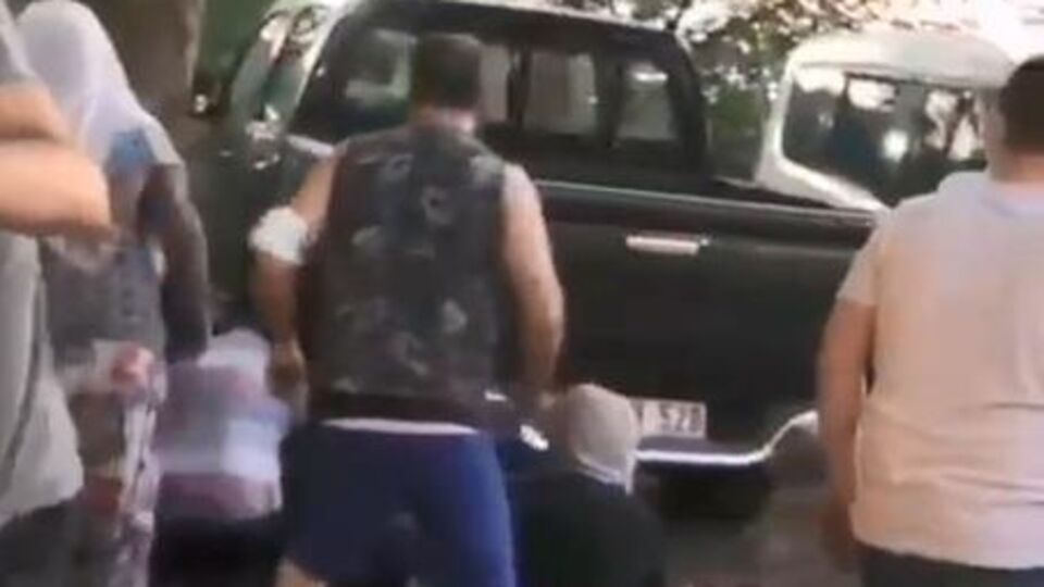 Bursa'da minibüs, otoparka daldı: 1'i ağır, 8 yaralı