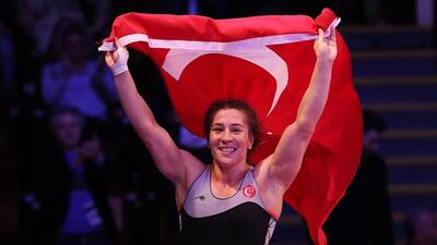 Yasemin Adar kimdir?