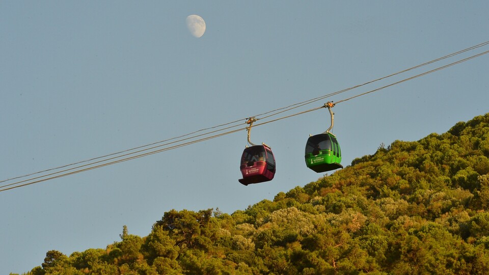 İzmir'de teleferik tesisi ziyarete kapatıldı
