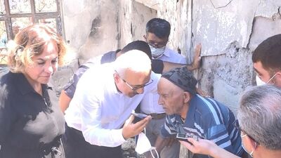 Yangın bölgesindeki yaşlı amcayla konuştu