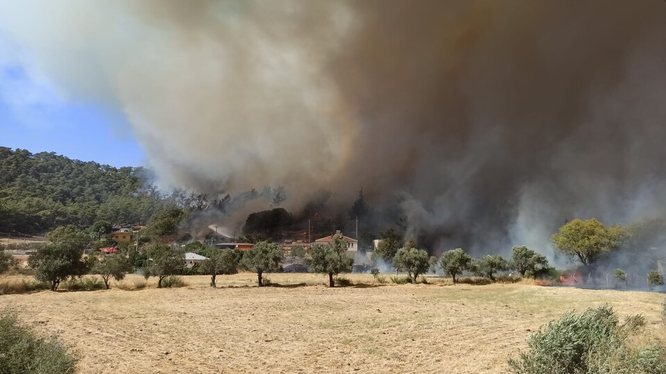 Canlı yayında alevler büyüdü!