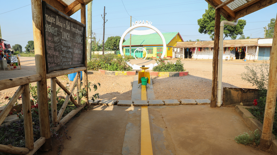 Ekvator çizgisindeki ilginç su hunisi testi!