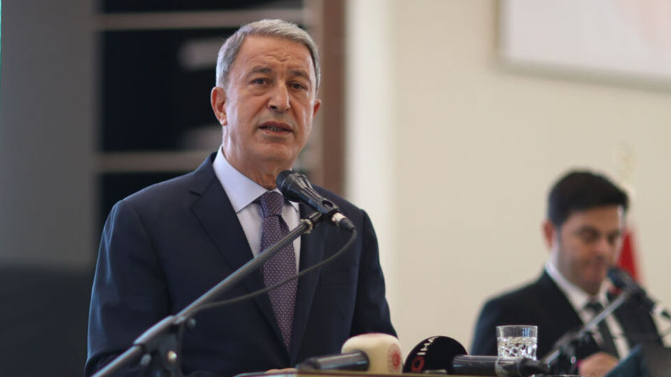 Bakan Akar'dan yangınla mücadele mesajı