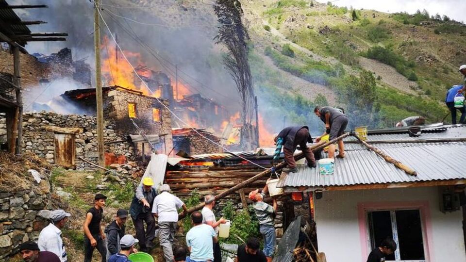 Artvin Yusufeli'de yangın