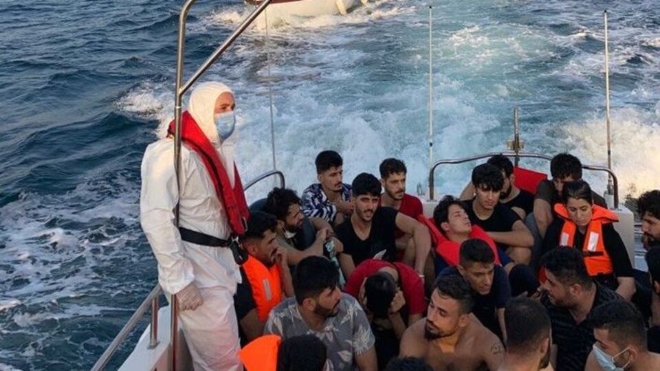 Çanakkale açıklarında 63 yabancı uyruklu yakalandı: 2 gözaltı