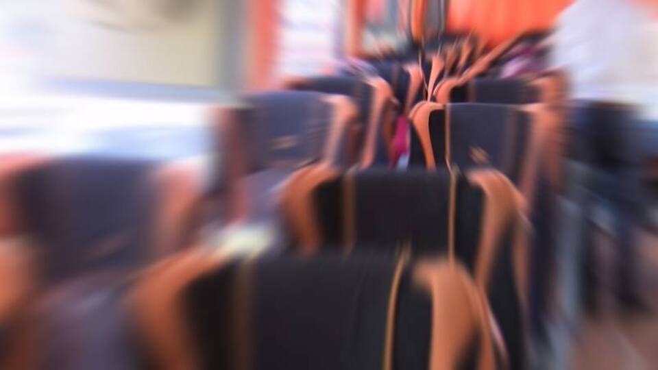 Otobüste uyanan genç kız şoke oldu!