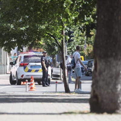 El bombası ile hükümet binasına girdi!