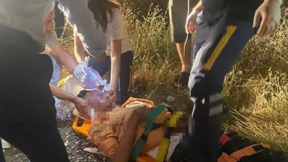 Minibüs motosiklete çarptı: 2 ölü