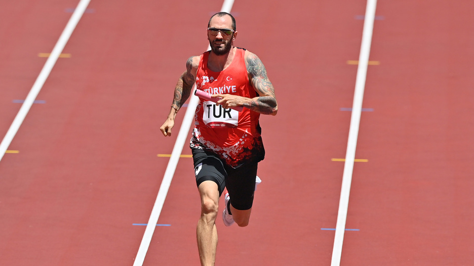 4x100 metrede diskalifiye olduk!