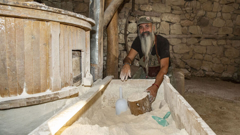 "Babamın kokusu var" deyip üretmeye başladı