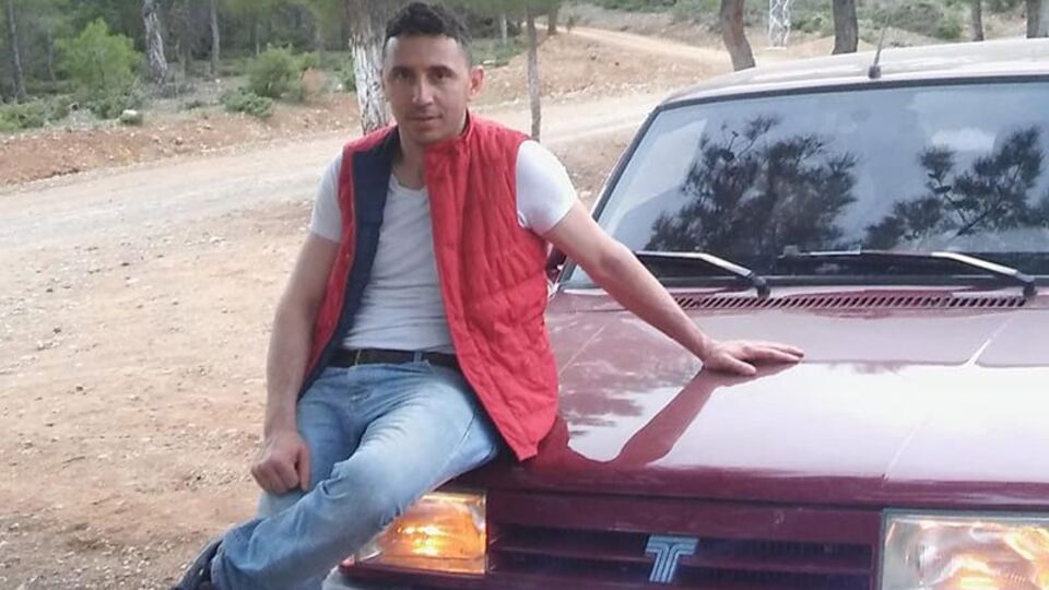 Kuzenini öldürüp, kendini vurdu