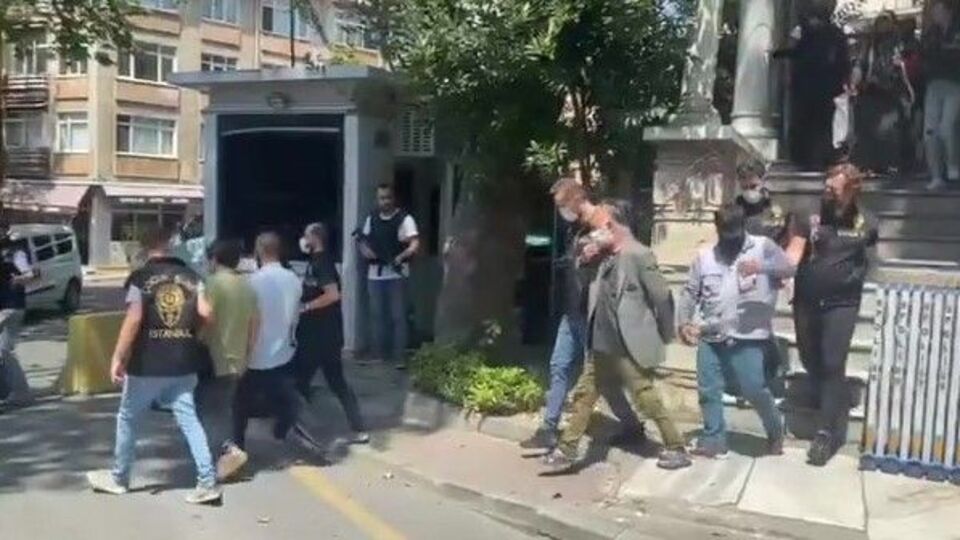 Taksim'de dilendirilen yabancı uyruklu 26 çocuk kurtarıldı