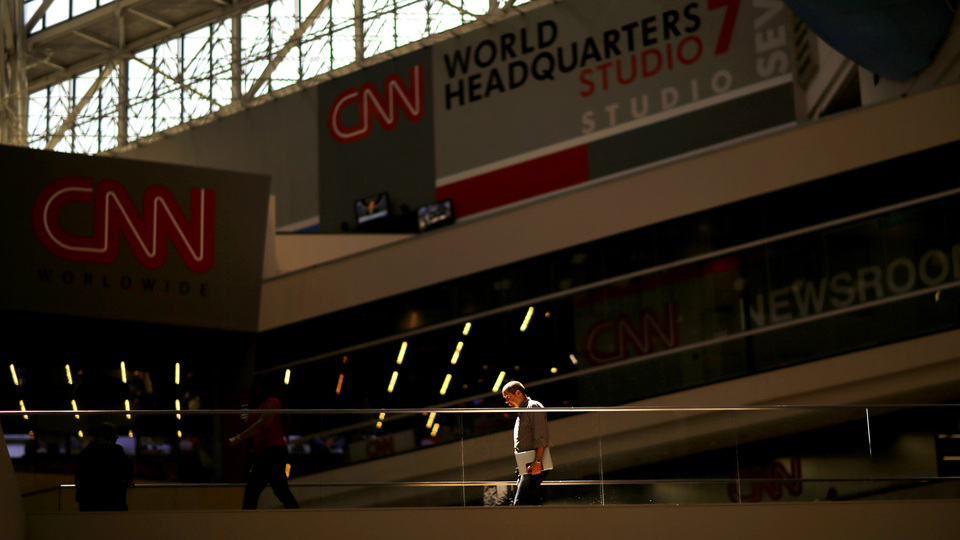 CNN, Covid-19 aşısı olmayarak işe gelen üç çalışanını kovdu