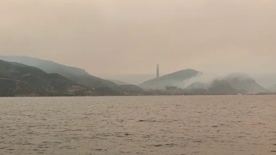 40 km'lik sahil bandı simsiyah!