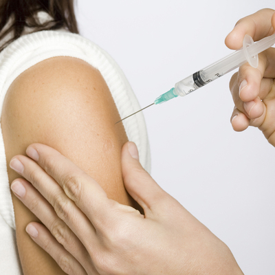 Aşısız ofise gelenin işine son verdi