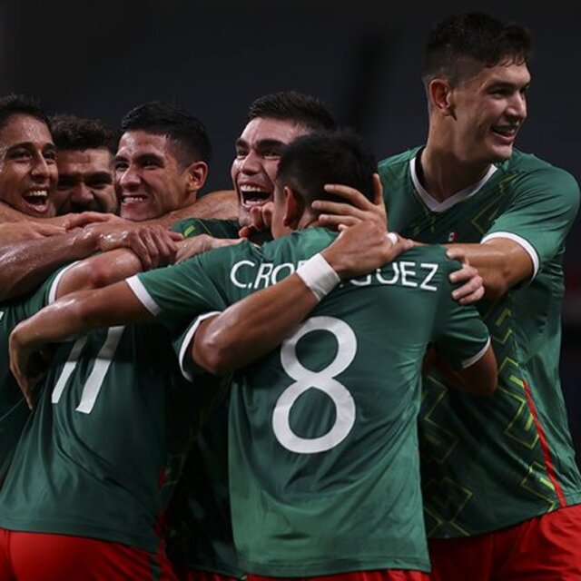 Futbolda bronz madalya Meksika'nın!