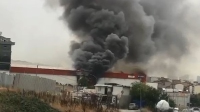 Lojistik deposunda feci yangın!