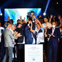 Demirspor şampiyonluk kupasını aldı