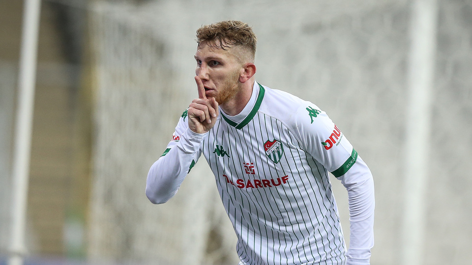 Fenerbahçe transferi açıkladı!