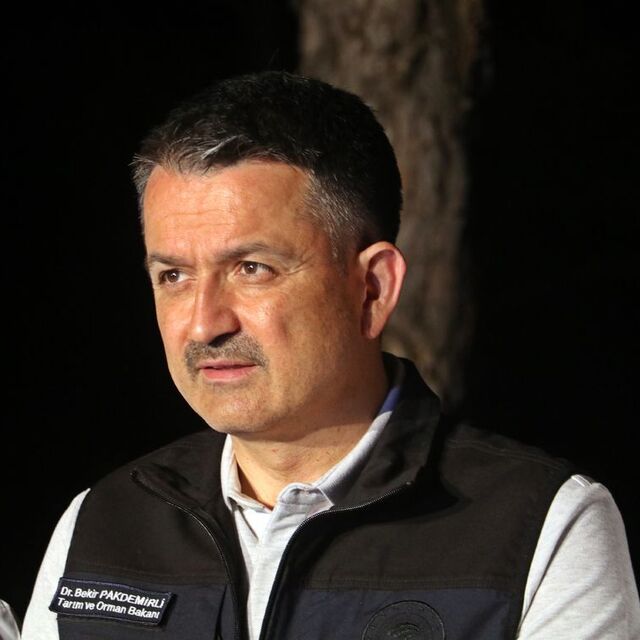 Bakan Pakdemirli: 5 ilde 13 orman yangını için çalışma sürüyor