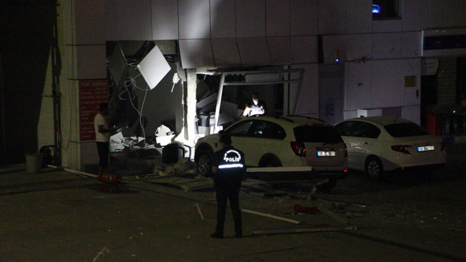 Akaryakıt istasyonu yazıhanesinde patlama