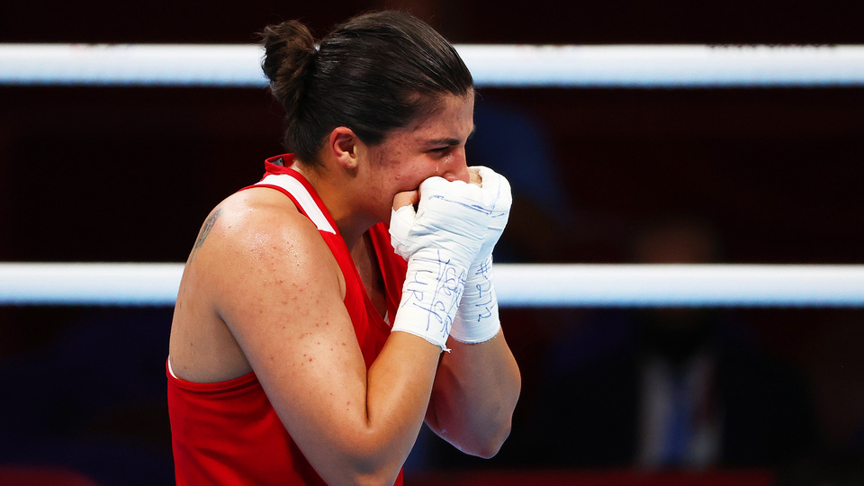 Busenaz Sürmeneli olimpiyat şampiyonu!