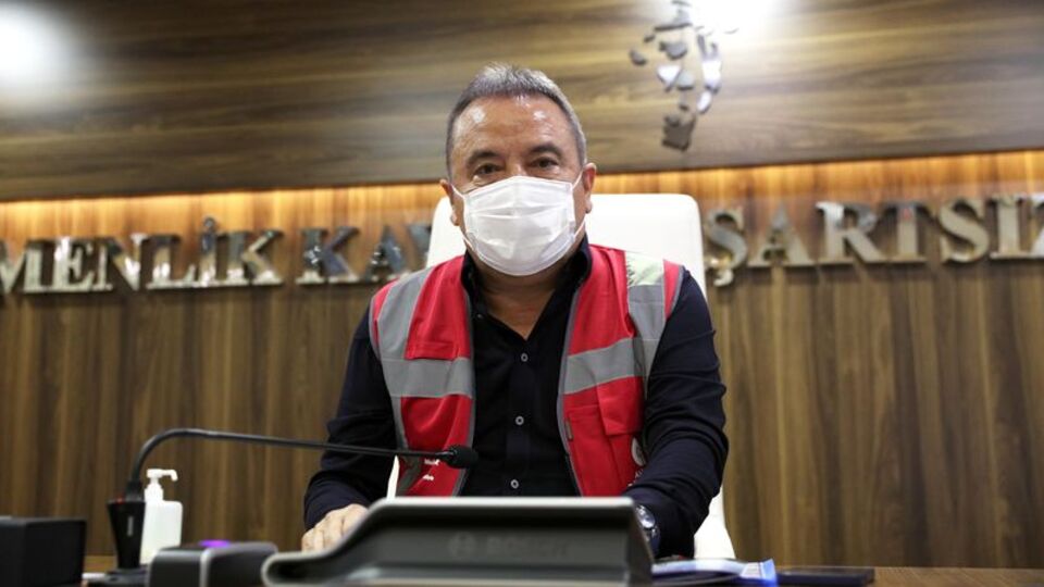 Muhittin Böcek taburcu edildi