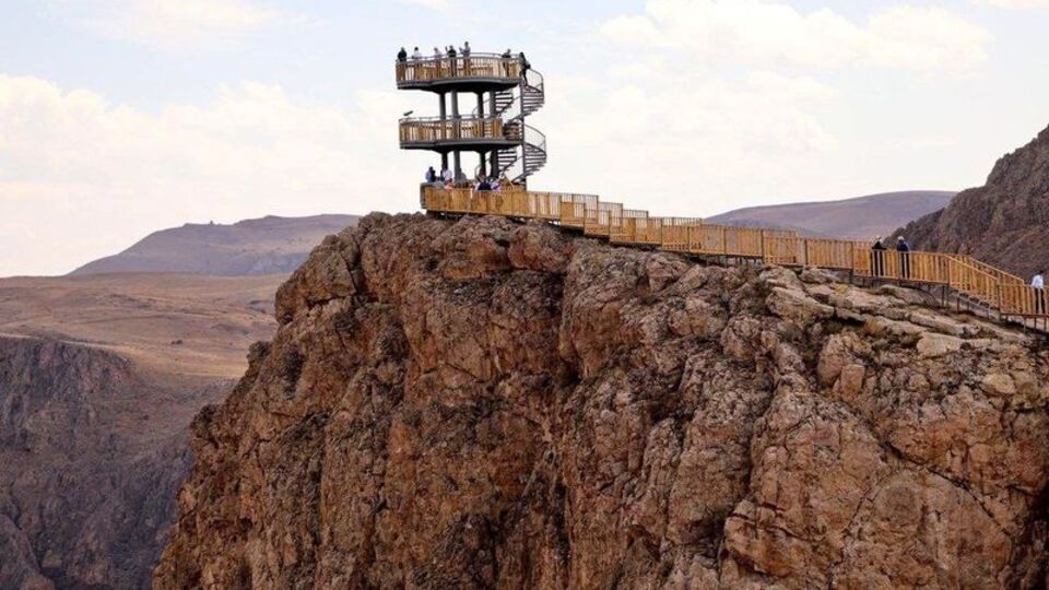 Nefes kesen teras hizmete açıldı