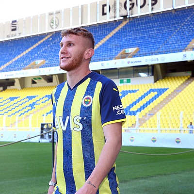 Burak Kapacak resmen Fenerbahçe'de