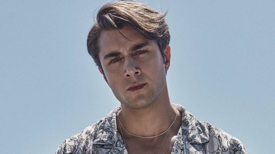 Ünlü oyuncu İspanyolca öğreniyor