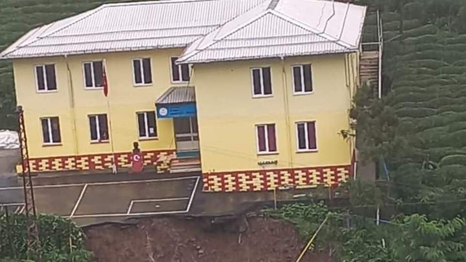 Rize'de heyelan felaketi! 7 kişi mahsur kaldı