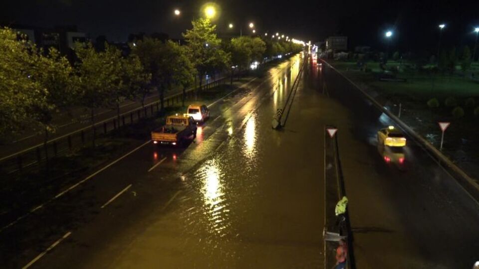 Samsun-Ordu karayolunda trafiğe yağış engeli