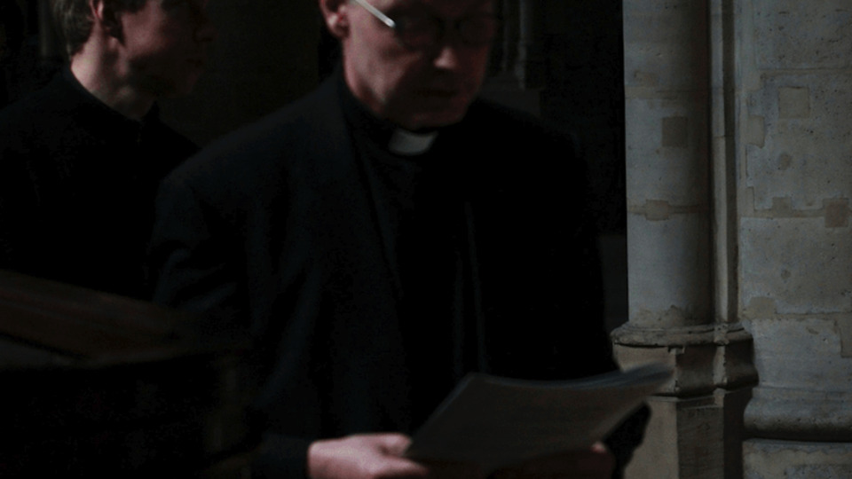 Fransa'da bir papaz öldürüldü