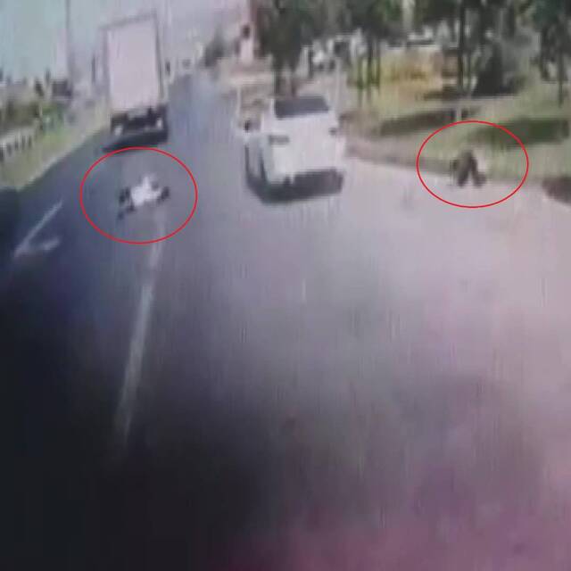 Ehliyetsiz sürücü dehşet saçtı!