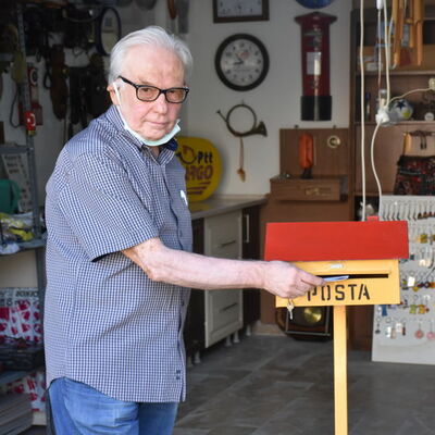 Garajında tutuyor... En eskisi 126 yaşında!