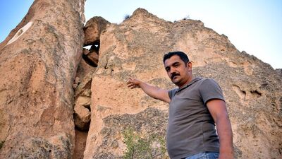 Toplamak için metrelerce yükseğe tırmanıyor! Kilosu 500 TL