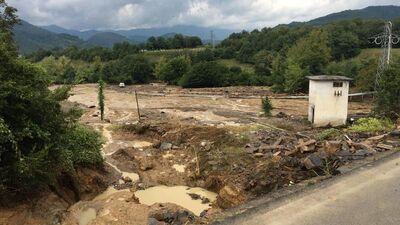 Meteoroloji uyarmıştı! Sel, heyelan ve su baskını yaşandı