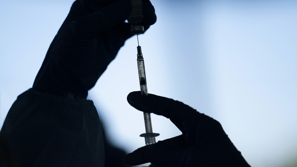 Bakan Koca, ilk doz aşısını henüz yaptırmayanların sayısını paylaştı!