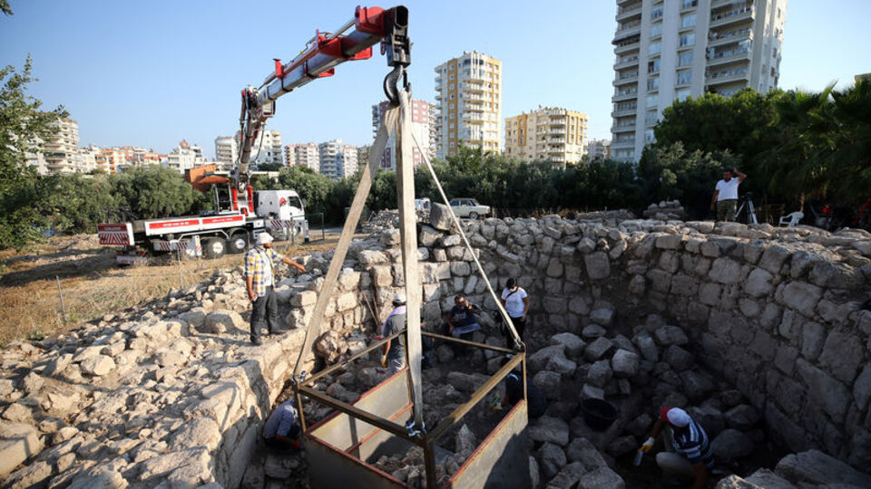 "Döneminin en ünlüleri arasında" Mezarı Mersin'de aranıyor