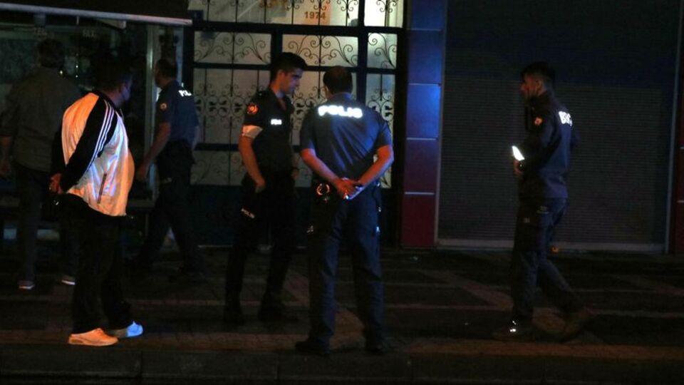 Tartıştığı arkadaşını tabancayla ağır yaraladı