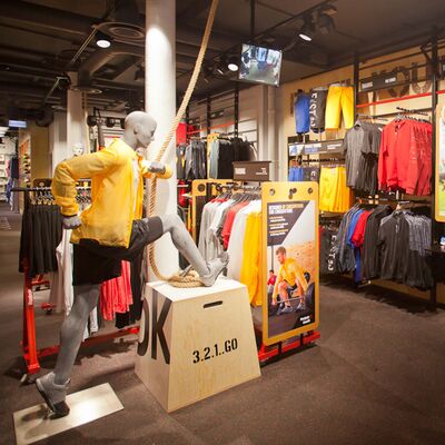 ABD'li spor giyim devi satıldı